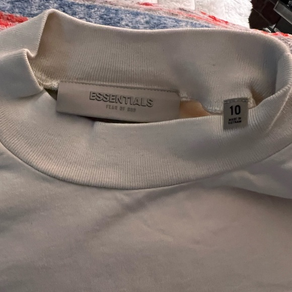 Essential - Picture 2 of 3